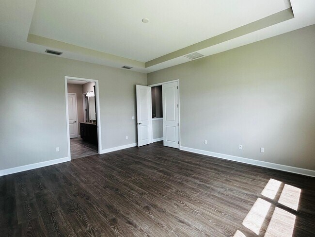 Building Photo - 5468 Pecan Dr