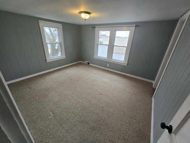 Building Photo - 1084 Yale Farm Rd