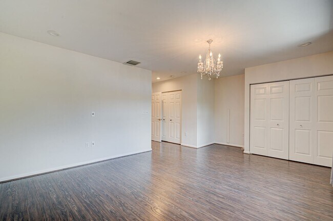 Building Photo - TWO WEEKS FREE! GORGEOUS townhouse updated...