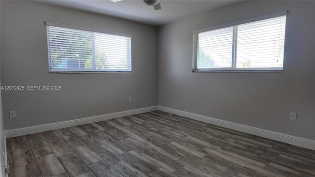 Building Photo - 220 SW 80th Ave