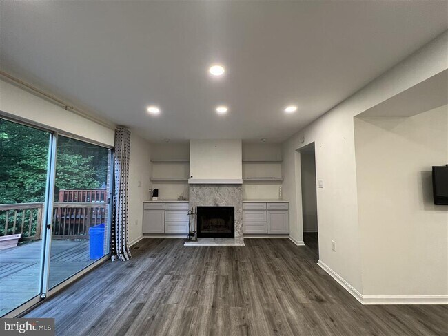 Building Photo - 11405 Encore Dr