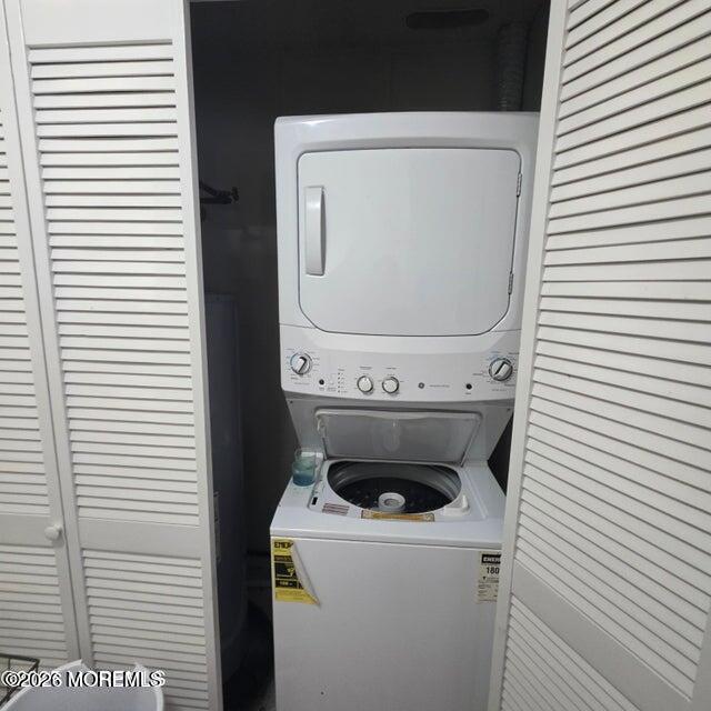 Building Photo - 290 N Main St