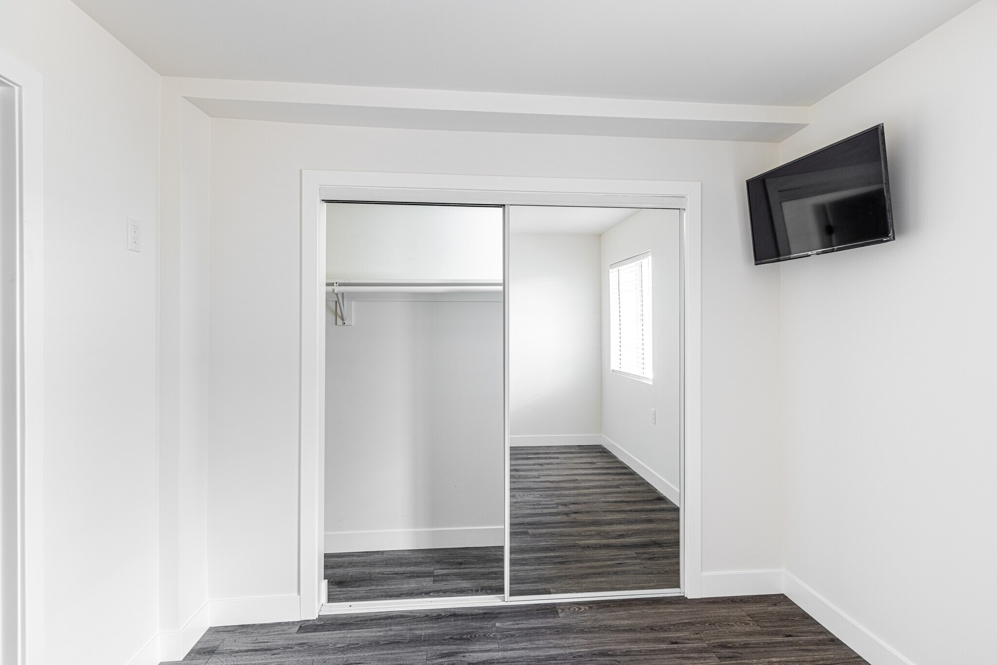 Building Photo - 8143 Hinds Ave