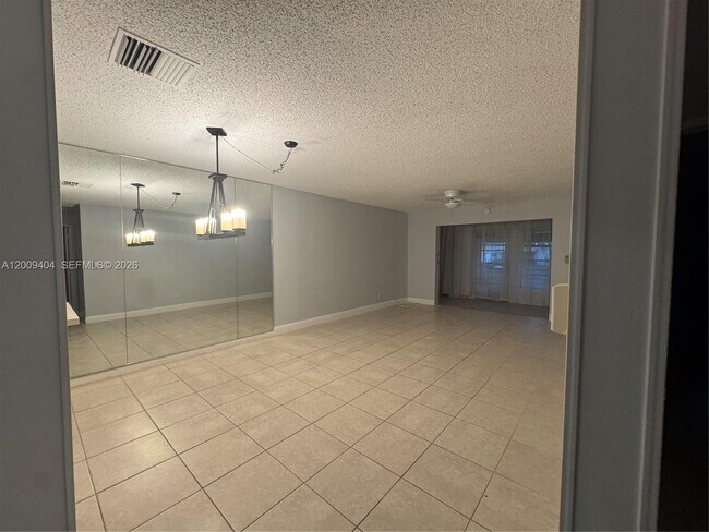 Building Photo - 1140 NW 85th Ave