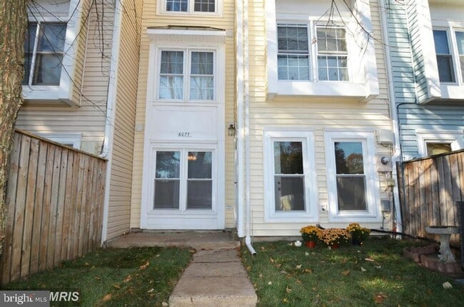 Primary Photo - 6077 Deer Hill Ct