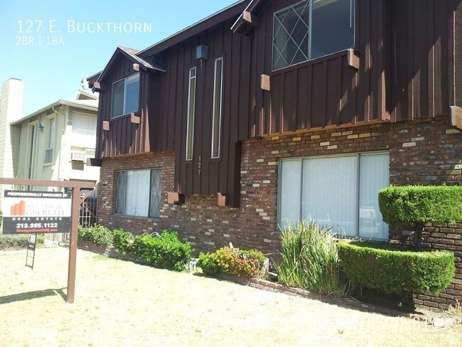 Building Photo - 127 E. Buckthorn-