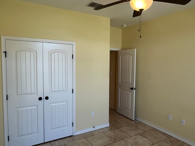 Building Photo - 2565 Sands Dr