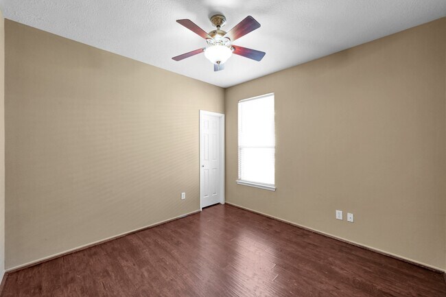 Building Photo - 952 Crannog Way