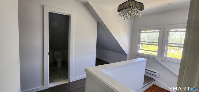 Building Photo - 280 3rd Ave