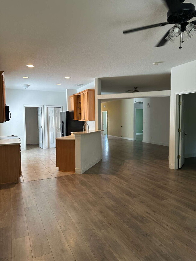 Building Photo - Charming 4-Bedroom Haven