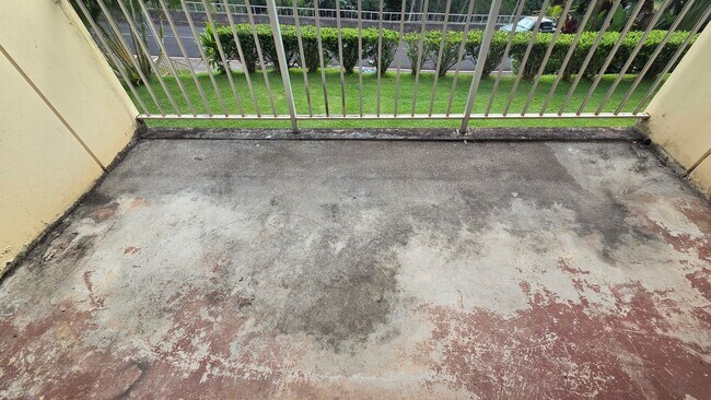 Building Photo - Ridgecrest ~ Spacious 2 Bedroom w/ 2 Reser...