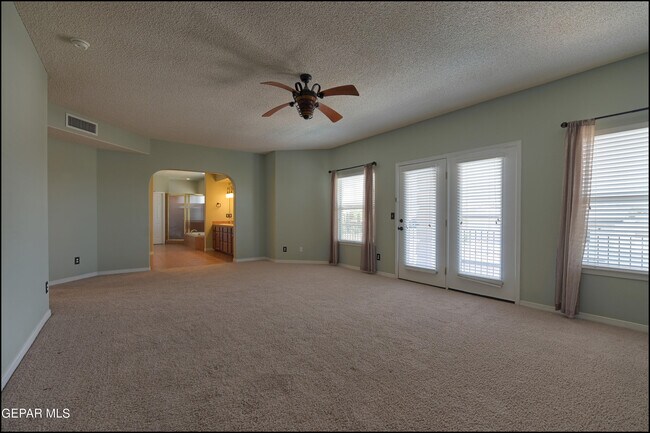 Building Photo - 6300 Franklin Vista Dr