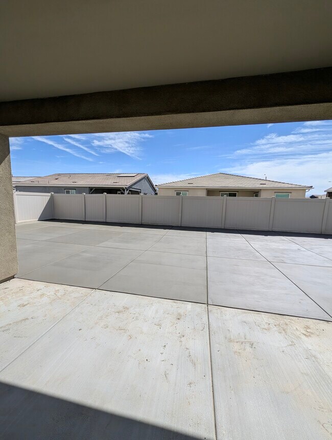 Building Photo - 821 Highlands Dr