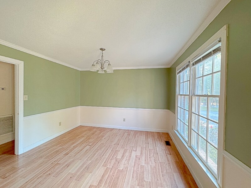 Building Photo - 102 Rock Nest Ct