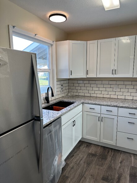 Building Photo - 2131 Quail Creek Dr