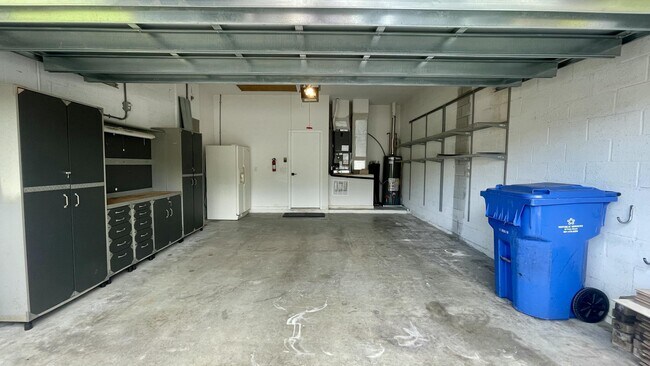 Building Photo - 110 Newberry Ln