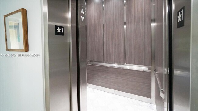 Building Photo - 2020 NE 135th St