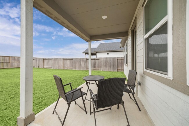 Building Photo - 7122 Clearwater Cv Dr