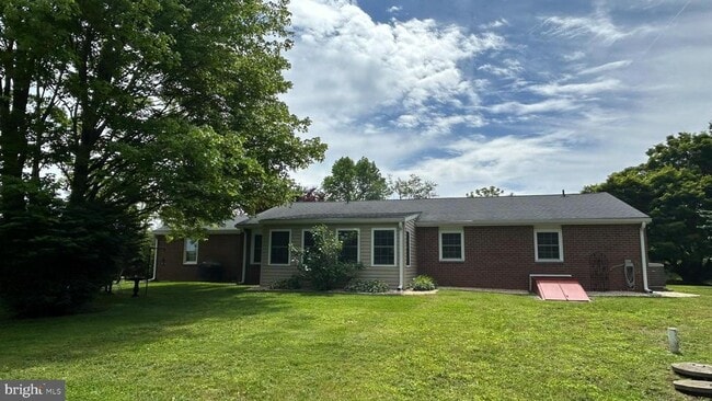 Building Photo - 541 Cheyney Rd