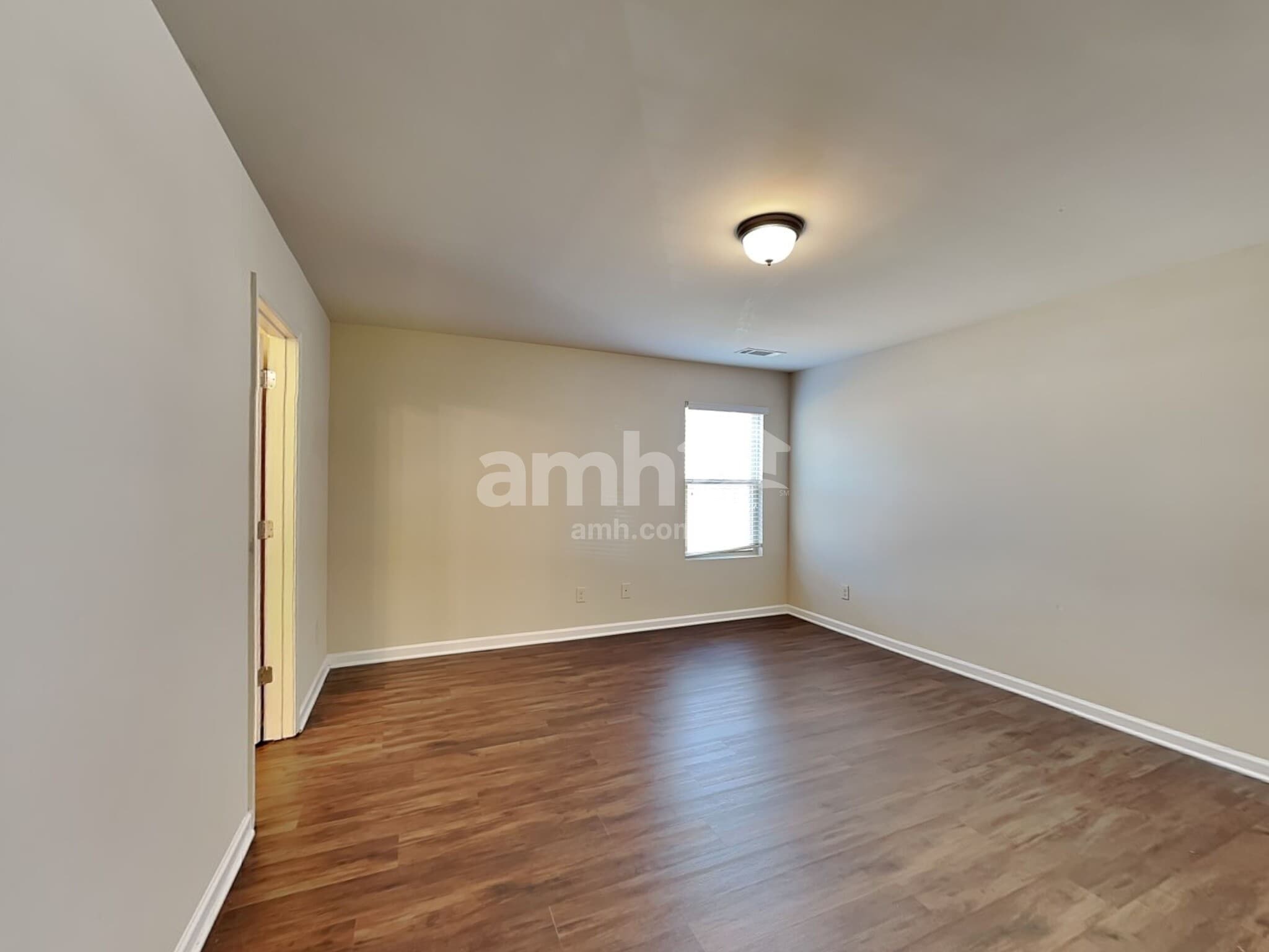 Building Photo - 4104 Dale Dr SE