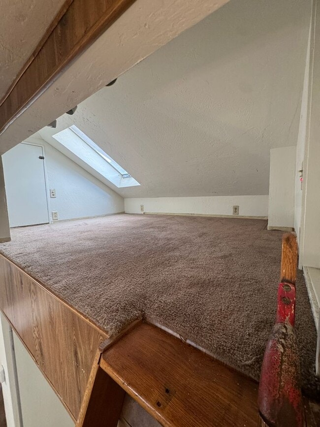 Building Photo - 2026 Clinton Ave