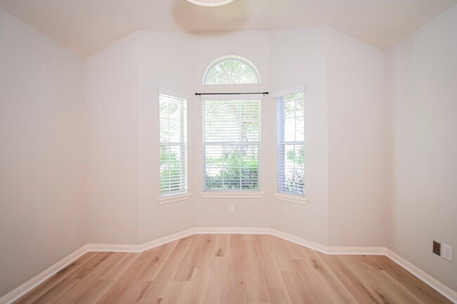 Building Photo - 3111 Myrtle Ranch Dr