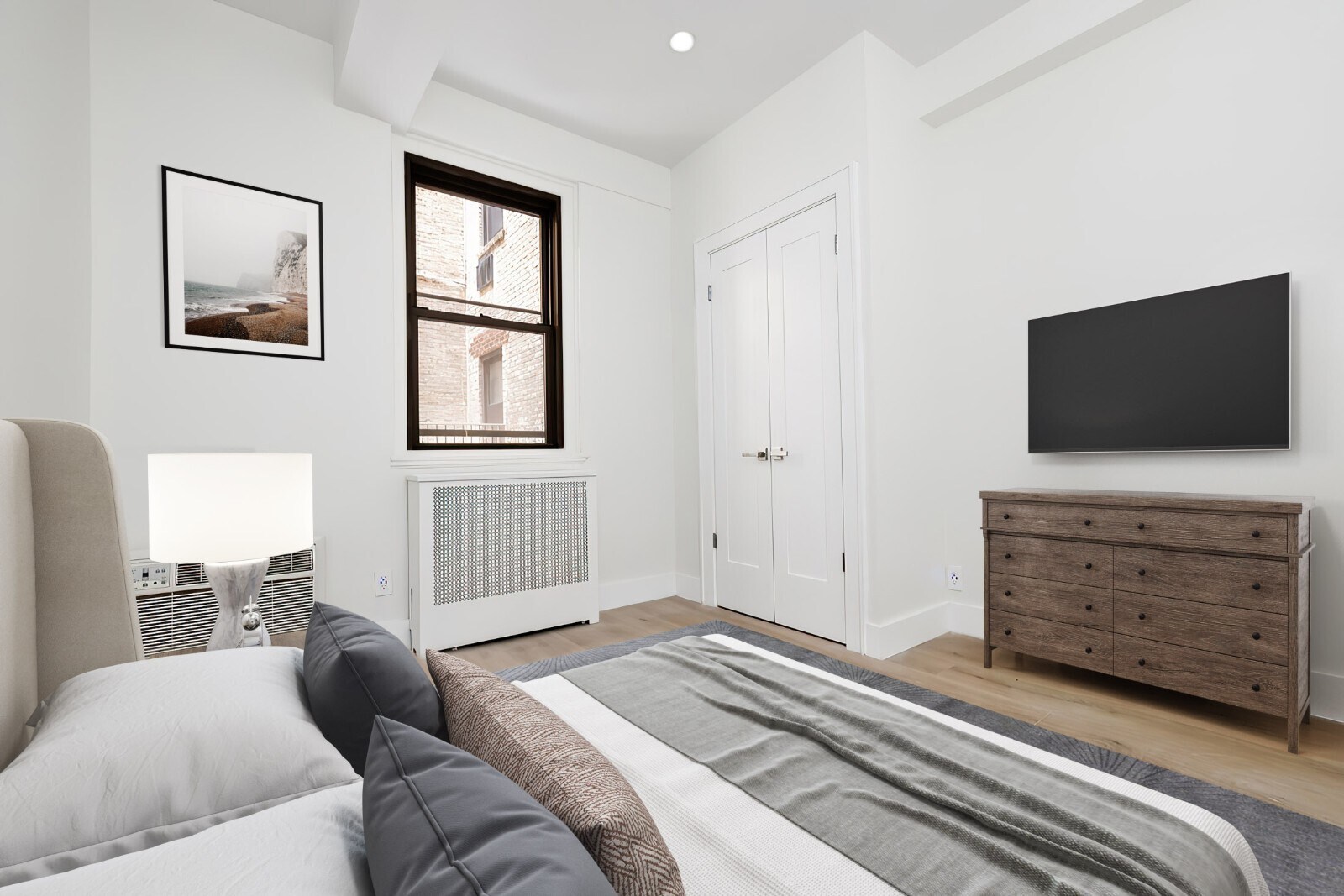 Building Photo - 138 E 38th St