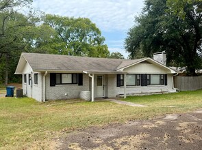 Building Photo - 2751 N Jefferson Ave