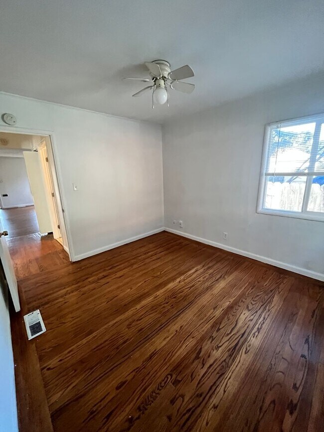 Building Photo - COMING SOON! Nice 2+ Bedroom 2 Bath House w/Bonus Room