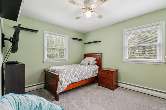 Building Photo - 118 Standish Dr