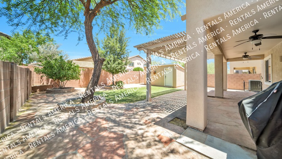 Building Photo - 410 W Corte Calza