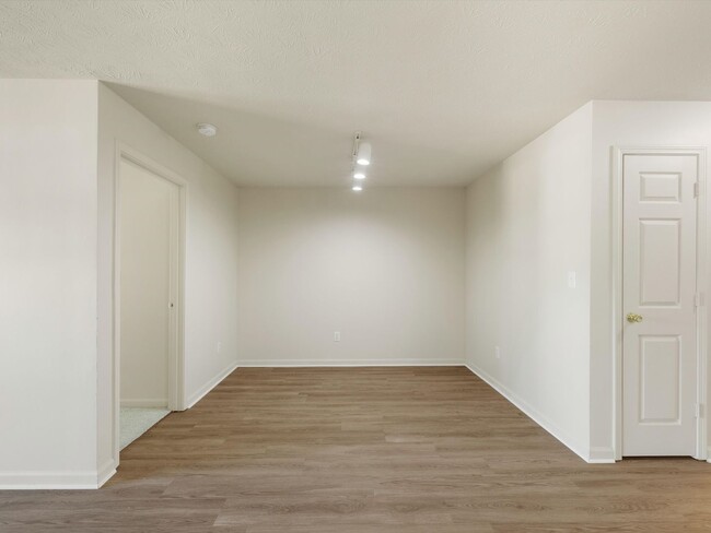 Building Photo - 3 Bedroom Limited Supply******Minutes from...