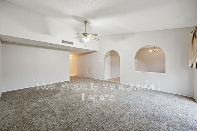 Building Photo - 317 E Grenoble Dr