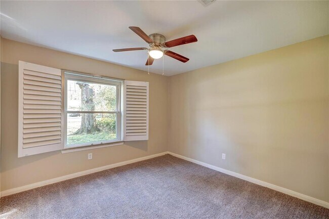 Building Photo - 25507 Glen Loch Dr