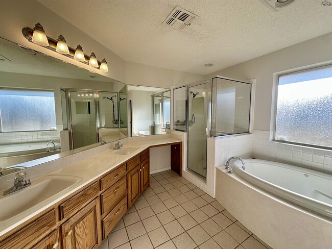 Building Photo - 3028 Whitehall Ln