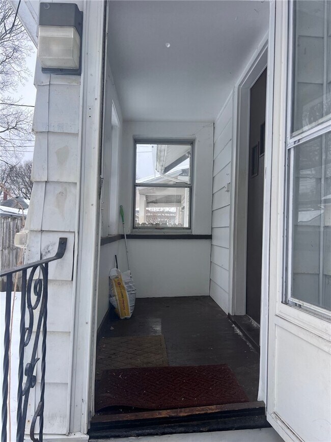 Building Photo - 135 Arbordale Ave