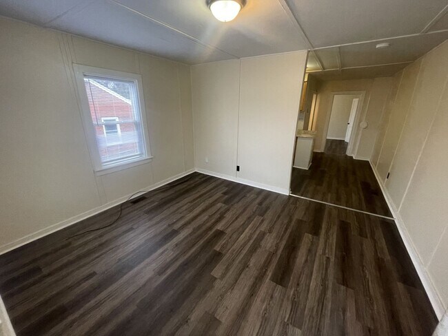 Building Photo - 1 Bedroom 1 Bathroom