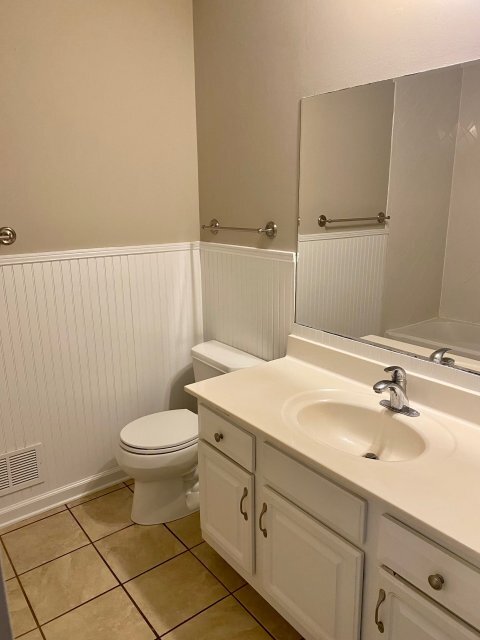 Building Photo - 2536 Goldenrod Dr