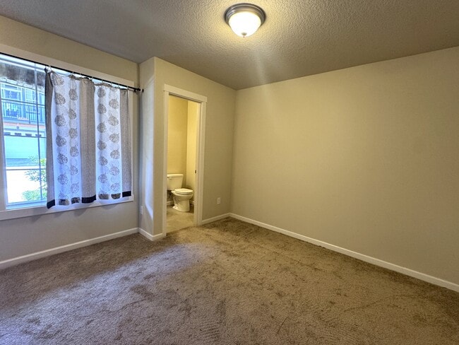 Building Photo - 15154 NW Fig Ln