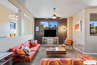 Building Photo - 930 E Palm Canyon Dr