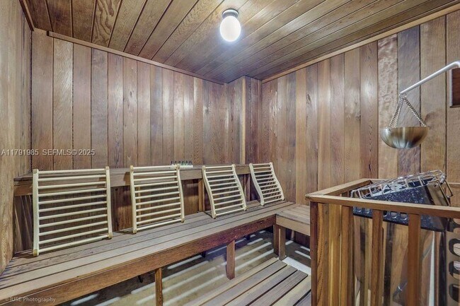 Building Photo - 575 Crandon Blvd