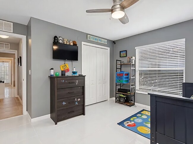 Building Photo - 1017 S Glen Meadow Loop