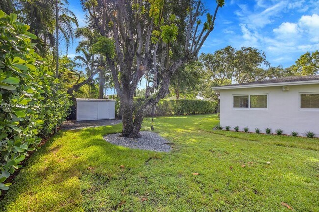 Building Photo - 8141 SW 62nd Ct