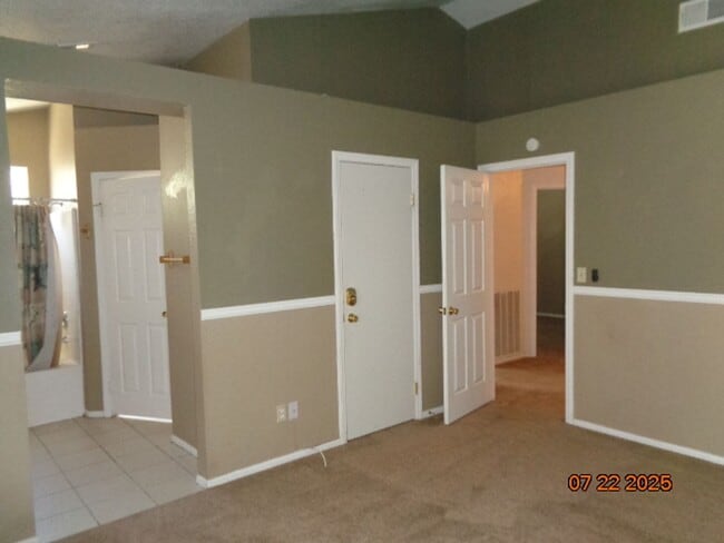 Building Photo - Cute single story home on cul-de-sac stree...