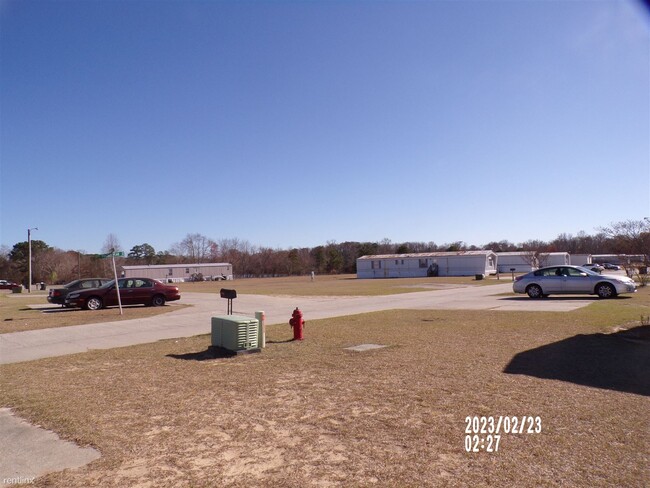 Building Photo - 3 br, 2 bath Mobile Home - Cactus Lakes Mo...