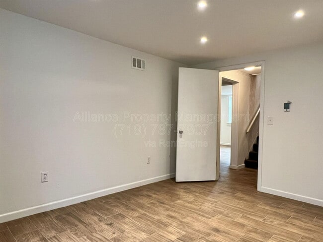 Building Photo - 401 Cheyenne Blvd