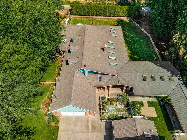 Building Photo - Luxury Estate Compound in Woodinville
