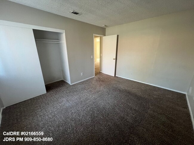 Building Photo - Riverside 4 Bedroom Home