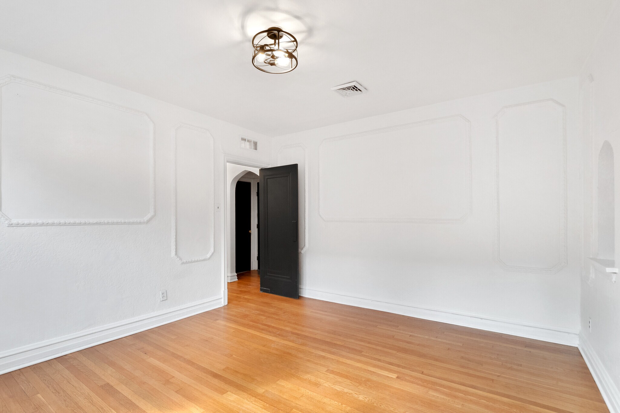 Building Photo - 7246 Amherst Ave