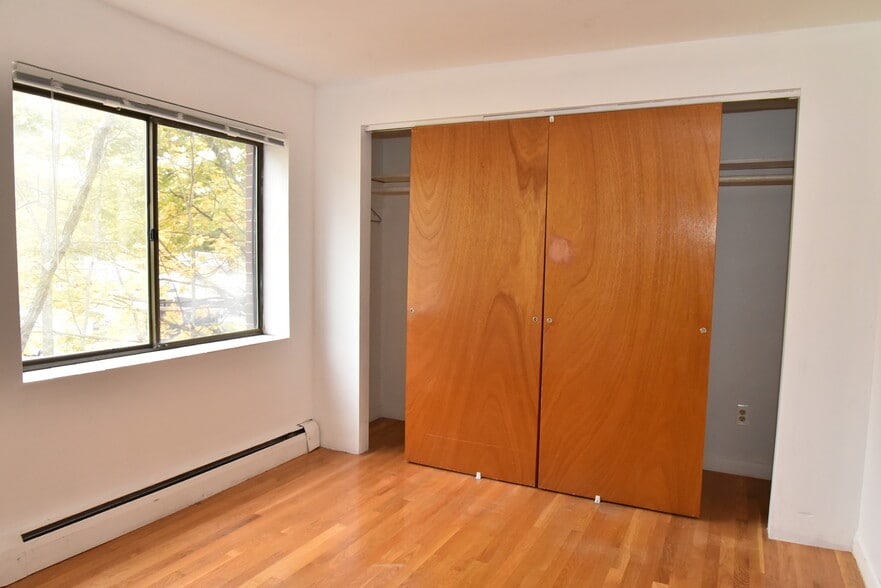 small bedroom - 9 Ryder St